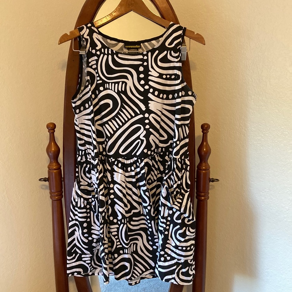 Nooworks Big Pocket Dress, Size Medium